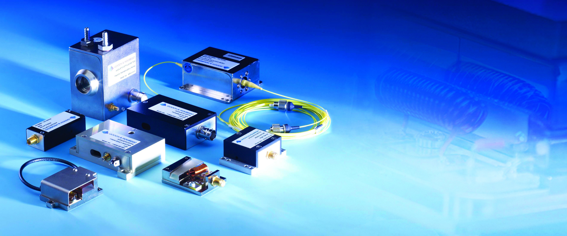 聲光器件、電光器件和驅(qū)動(dòng)電源